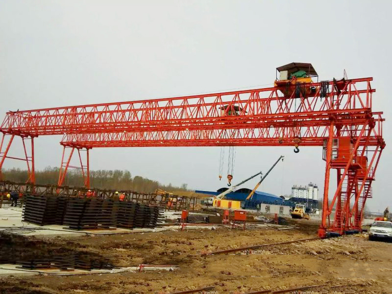 雙主梁門式起重機(桁架式)